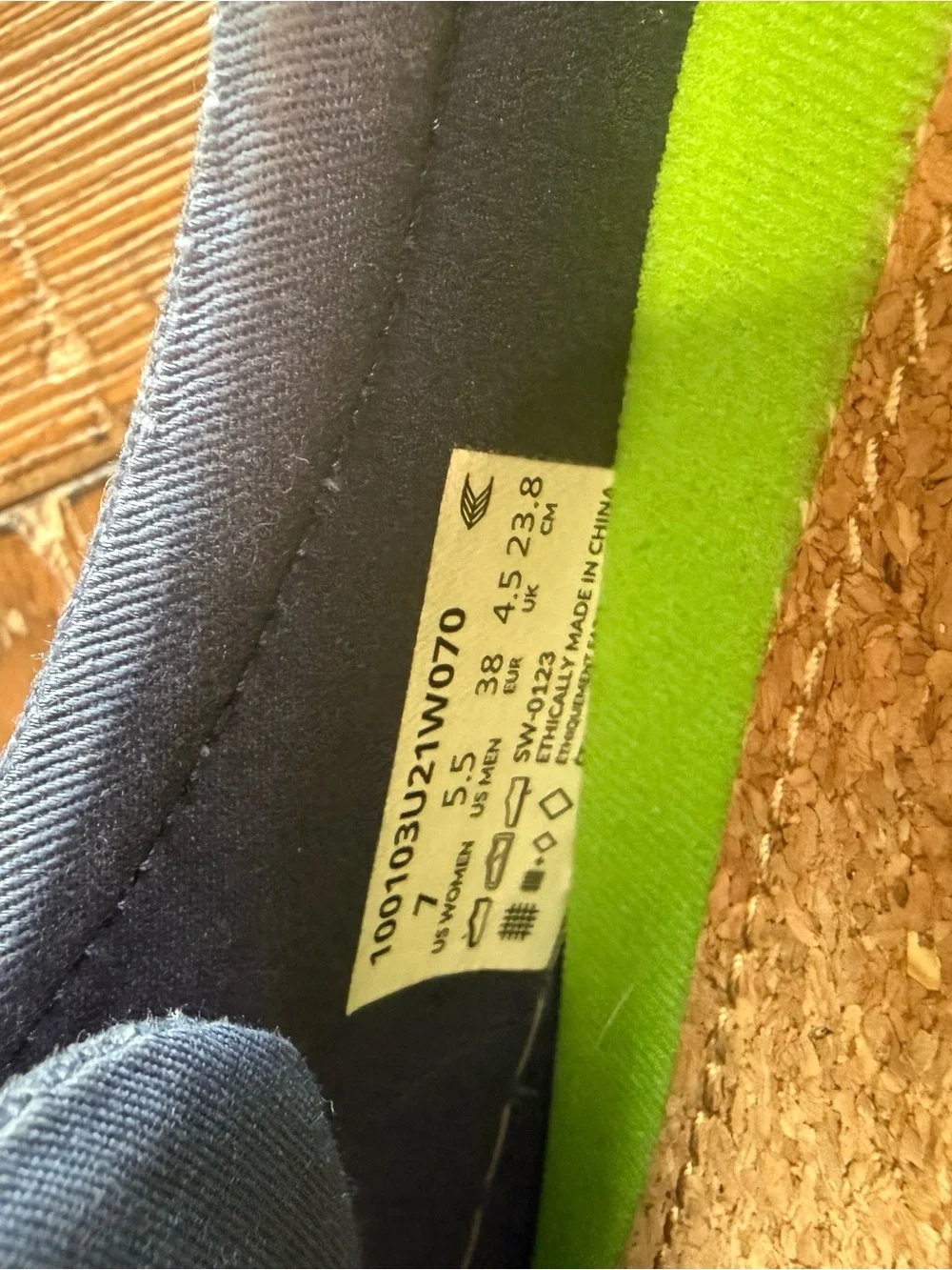 Cariuma classic navy